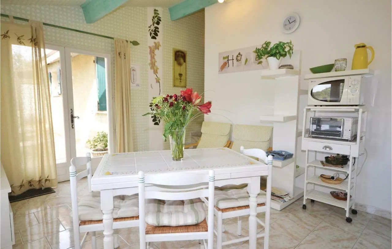 1 Bedroom Awesome Home In Visan 0*,
